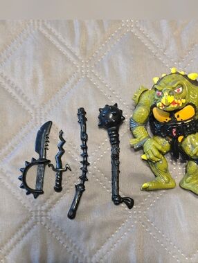 Vintage 1991 Tokka Teenage Mutant Ninja Turtles Action Figure W/Weapons